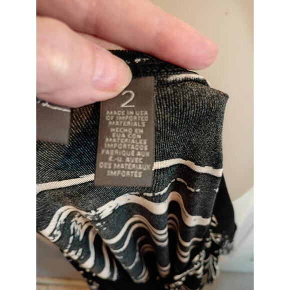 Travelers By Chico's Top Black White Striped Sz 2 Sheer Flutter Sleeves Stretch - Picture 6 of 9